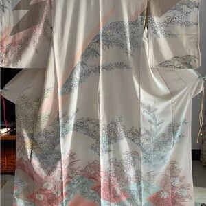 Vintage Japanese Silk Kimono Robe | Soft Cream Floral Bridal Robe